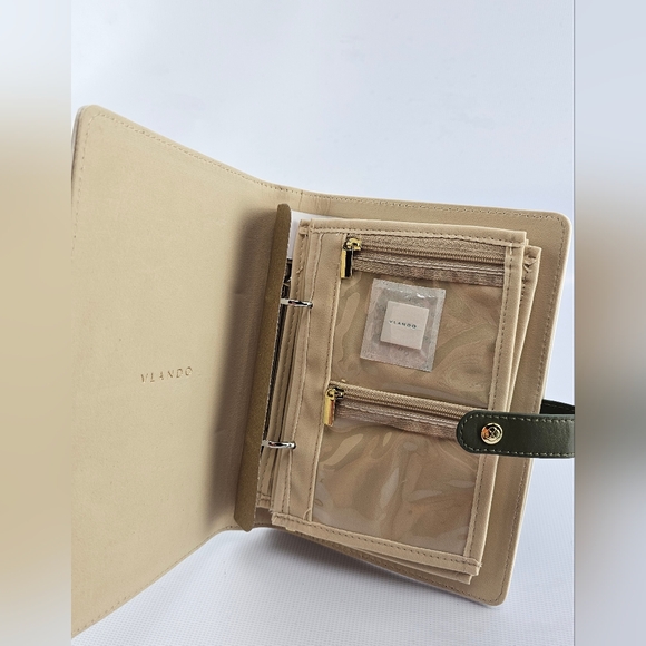 Vlando Yancy Travel Jewelry Organiser Foldable Jewelry Storage Book Green/Cream - Picture 6 of 15